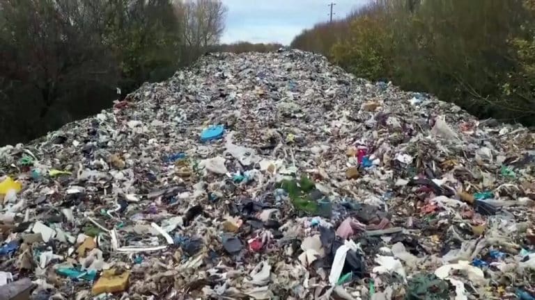 illegal waste dumpingDes centaines de tonnes de dechets deverses dans 1024x576 1