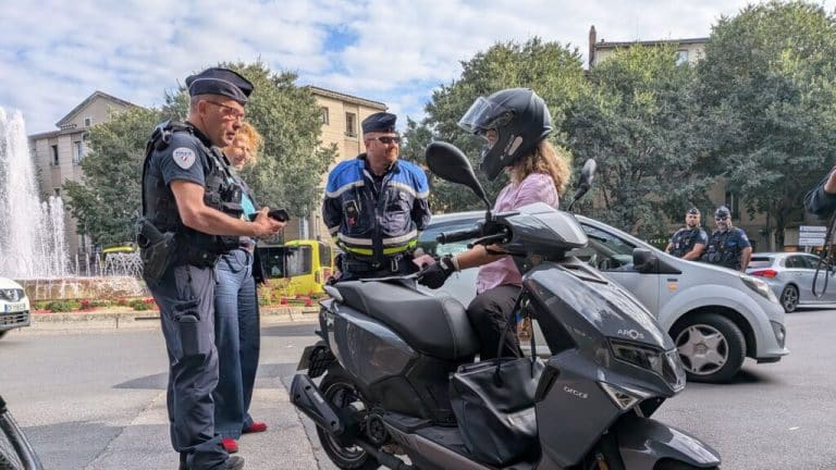 Controle de police XXL en centre ville de Millau 1024x576 1